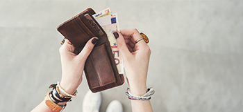 Portmonee mit Geld 